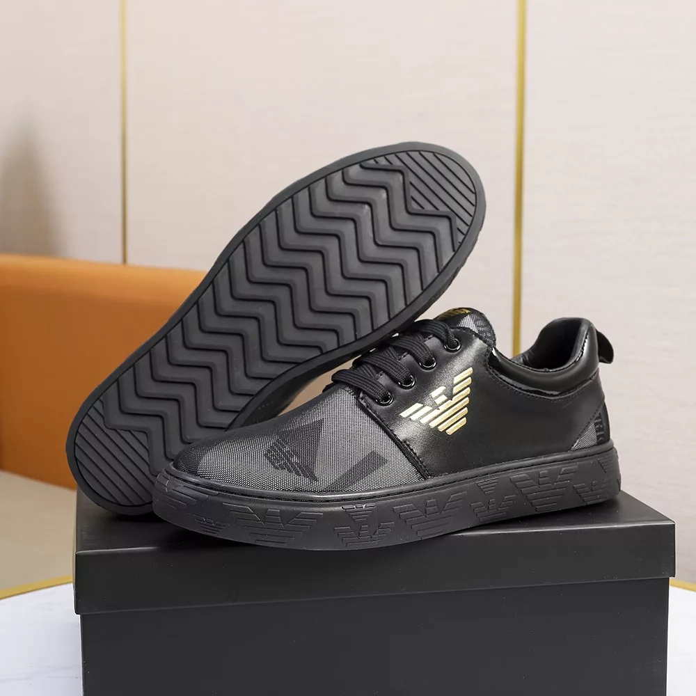 Armani's latest models are carefully crafted to explode the scene! Continuous innovation of the international brand This men's four-season models of casual shoes, the original version, the counter one to one plus brand-specific materials, breathable and comfortable to speak of quality 👄 Code: 38-44 A large number of spot supply