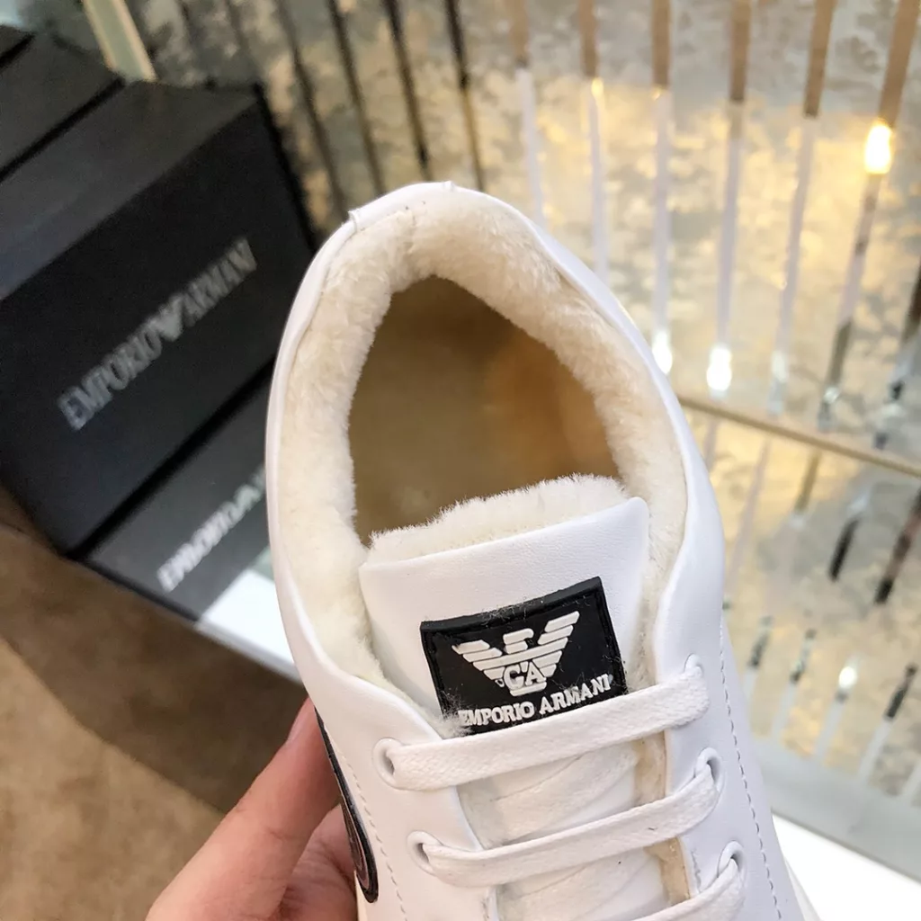 [Armani-Armani] 2019 new casual high-top men's shoes, new fall and winter models design, perfect workmanship, lace-up loafers to create a loaded cabinet quality, the original imported first layer of brushed leather with private mold exclusive open mold Armani logo, sheepskin lining soft and comfortable, rubber wear-resistant outsole, fashion men's shoes, Zhao code 38 - 44.