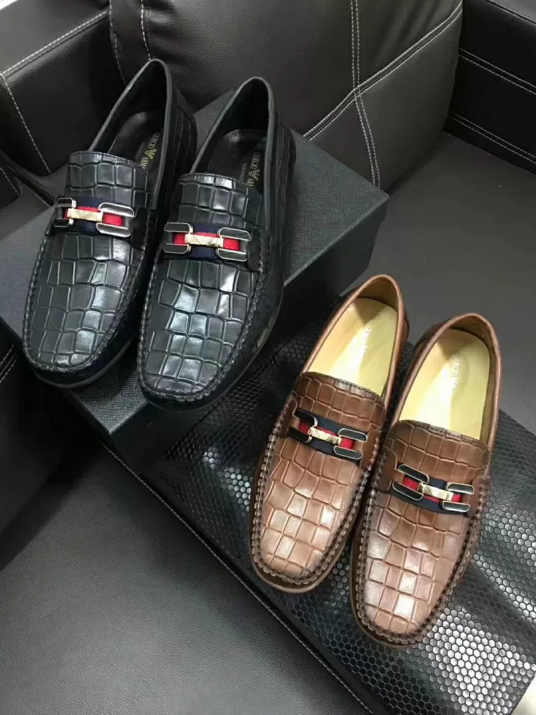 Armani 👞 top luxury brand, the latest fashion casual beans men's shoes, the upper head 🐂 cowhide embossed + anti-hair cowhide lining 🤝 38--45 yards