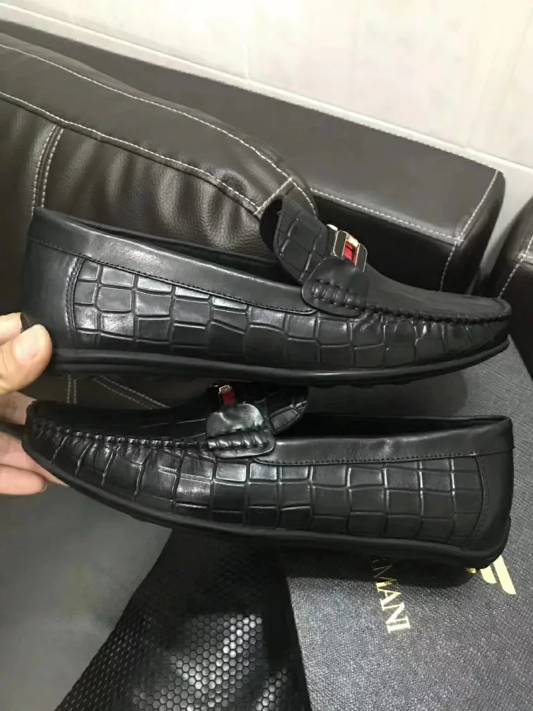 Armani 👞 top luxury brand, the latest fashion casual beans men's shoes, the upper head 🐂 cowhide embossed + anti-hair cowhide lining 🤝 38--45 yards