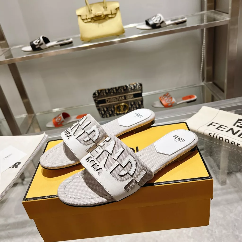 FENDI Signature Sandals 23 spring and summer new color scheme renewal environmental concept more use of woven materials textile fabric sheepskin inside