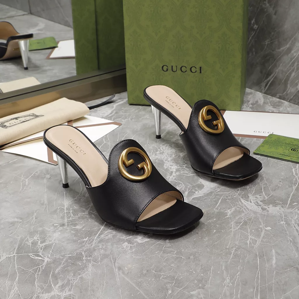 Every detail of GUCCI 2023's new conical and circular interlocking double G high heel top has been carefully crafted<br>Material: cowhide<br>Lining/Padding: high-end custom sheepskin<br>Heel height :6.5cm/9.5cm<br>Outsole: Italian dermal sole<br>Yardage :35-42(41,42 yards custom)