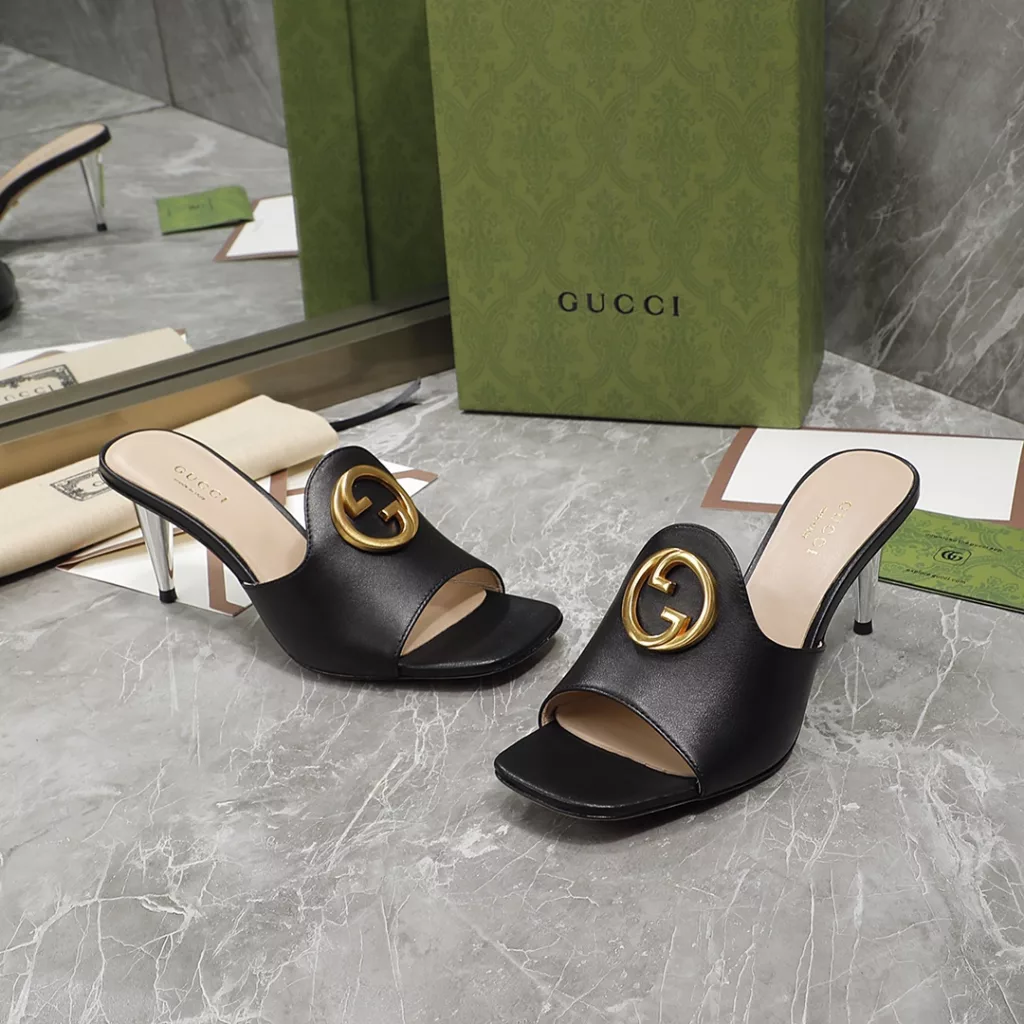 Every detail of GUCCI 2023's new conical and circular interlocking double G high heel top has been carefully crafted<br>Material: cowhide<br>Lining/Padding: high-end custom sheepskin<br>Heel height :6.5cm/9.5cm<br>Outsole: Italian dermal sole<br>Yardage :35-42(41,42 yards custom)