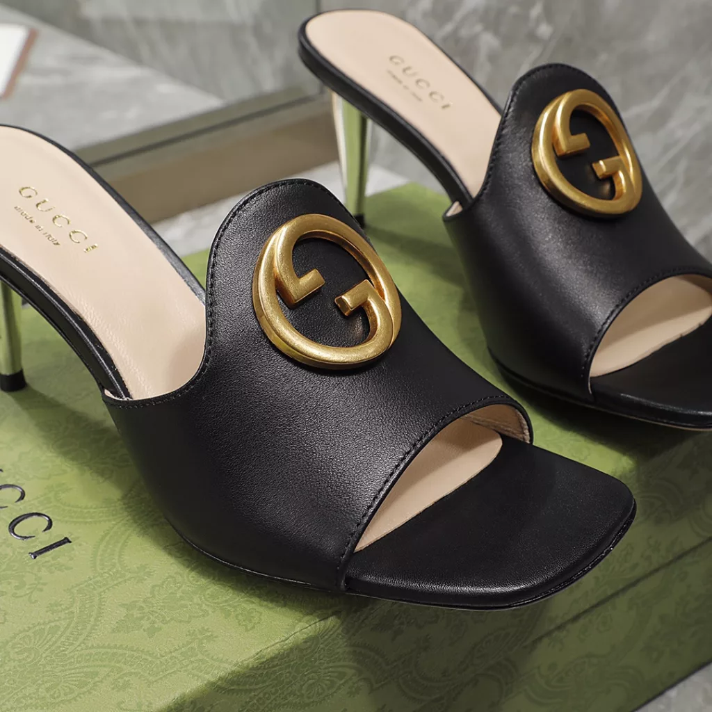 Every detail of GUCCI 2023's new conical and circular interlocking double G high heel top has been carefully crafted<br>Material: cowhide<br>Lining/Padding: high-end custom sheepskin<br>Heel height :6.5cm/9.5cm<br>Outsole: Italian dermal sole<br>Yardage :35-42(41,42 yards custom)