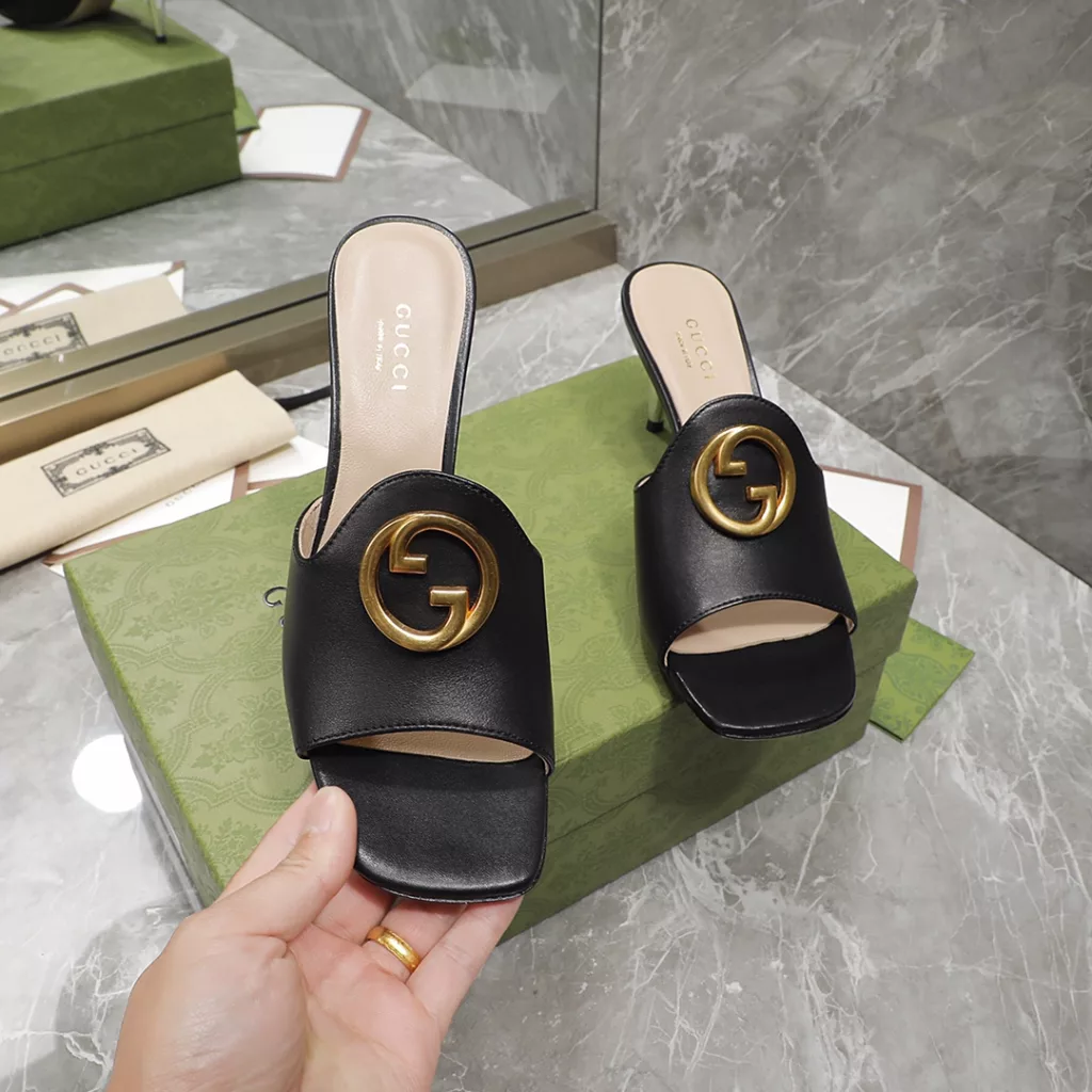 Every detail of GUCCI 2023's new conical and circular interlocking double G high heel top has been carefully crafted<br>Material: cowhide<br>Lining/Padding: high-end custom sheepskin<br>Heel height :6.5cm/9.5cm<br>Outsole: Italian dermal sole<br>Yardage :35-42(41,42 yards custom)