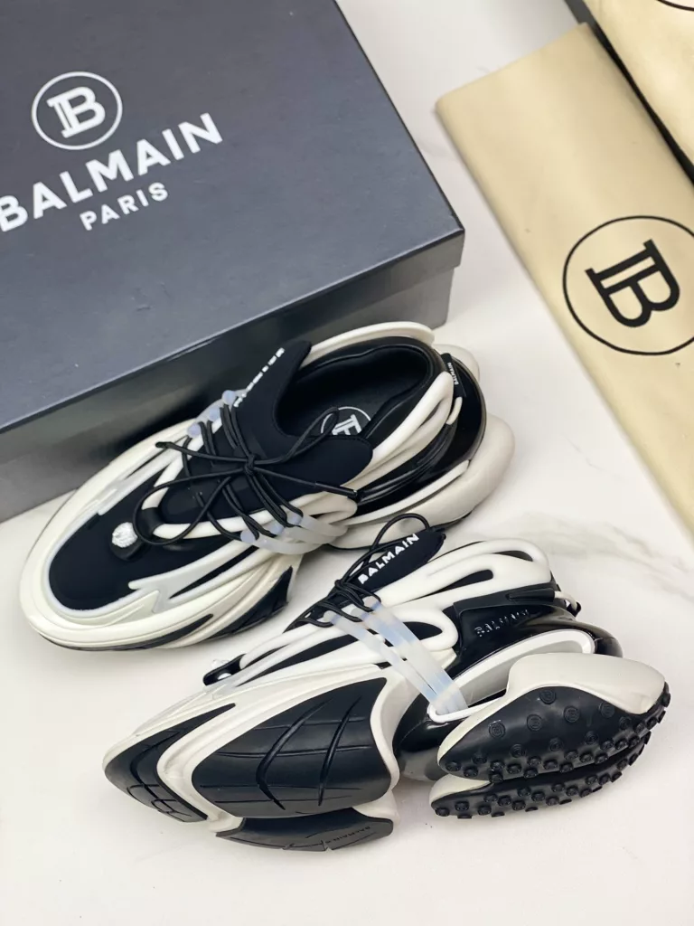 🔥BaLmain new 🪐 spaceship 🔥pure original version sneakers strong shipments heavy build All accessories are through the custom production of authentic cut pieces correct font electric embroidery thickness, location, size correct side TPU breathable holes match the Italian production of the original version , TPU soft sole original consistent 