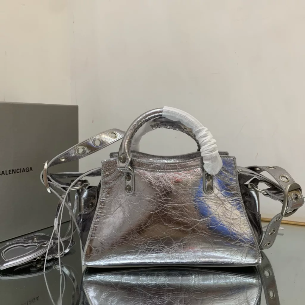 [BG Home] The new XS Le cagle City handbag has been upgraded to Neo City handbag, and Le cagle City has become a 