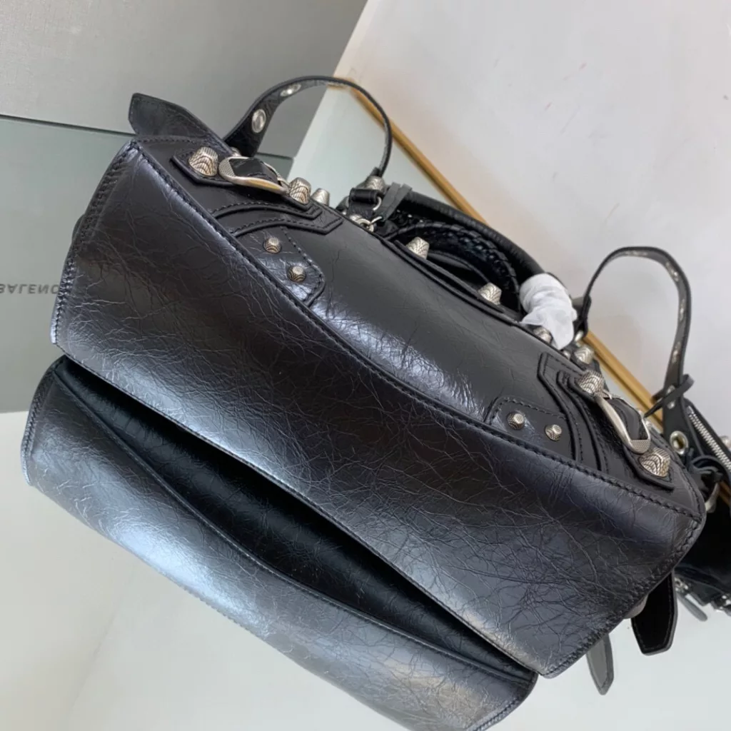 [BG Home] The new XS Le cagle City handbag has been upgraded to Neo City handbag, and Le cagle City has become a 