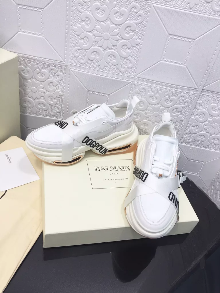 Balmain 20ss fall and winter the latest models of the runway models of old man shoes! Brand Balmain 𝘽𝙖𝙡𝙢𝙖𝙞𝙣 by French fashion designer 𝙥𝙞𝙞 𝙚𝙧𝙧𝙚 𝘽𝙖𝙡𝙢𝙖𝙞 𝙣𝙣 (Pierre. The old couture house founded in 1945 by Mr. (Pierre Balmain), together with 𝘿𝙞𝙤𝙧, 𝘽𝙖𝙡𝙚 𝙣𝙘𝙞𝙖𝙖𝙜𝙖 tied as the triumvirate of custom fashion after World War II, this model uses pure hand finishing to create a distinctive fashion element 𝘽 𝙡𝙢𝙖𝙞𝙣 beauty shoes!