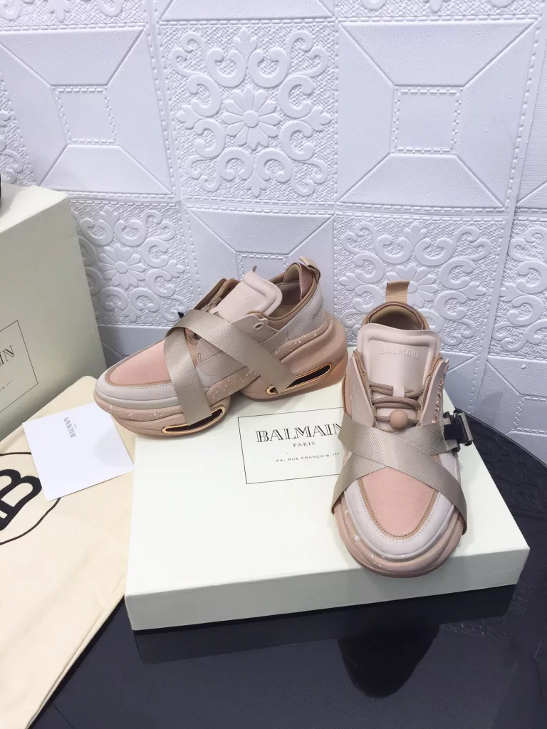 Balmain 20ss fall and winter the latest models of the runway models of old man shoes! Brand Balmain 𝘽𝙖𝙡𝙢𝙖𝙞𝙣 by French fashion designer 𝙥𝙞𝙞 𝙚𝙧𝙧𝙚 𝘽𝙖𝙡𝙢𝙖𝙞 𝙣𝙣 (Pierre. The old couture house founded in 1945 by Mr. (Pierre Balmain), together with 𝘿𝙞𝙤𝙧, 𝘽𝙖𝙡𝙚 𝙣𝙘𝙞𝙖𝙖𝙜𝙖 tied as the triumvirate of custom fashion after World War II, this model uses pure hand finishing to create a distinctive fashion element 𝘽 𝙡𝙢𝙖𝙞𝙣 beauty shoes!