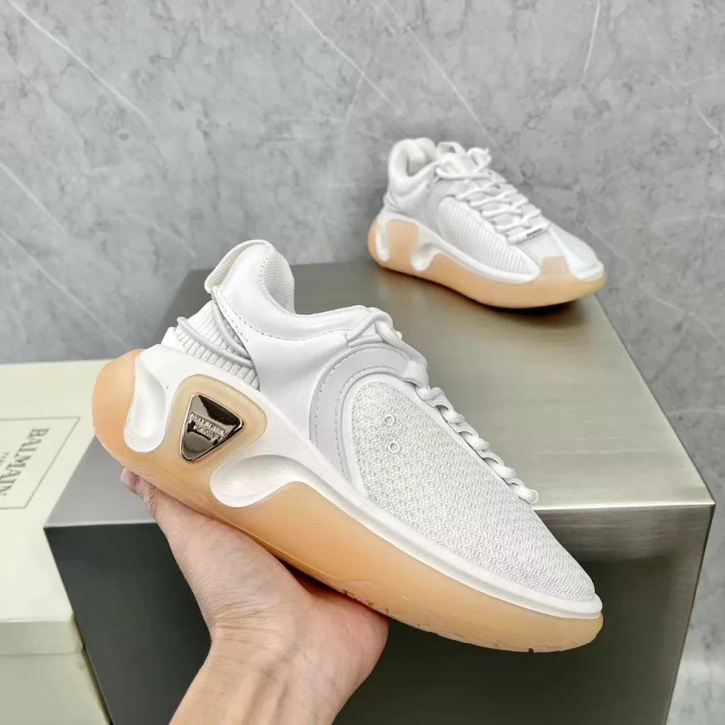 Balmain｜Balmain𝟐𝟎𝟐𝟐𝟐/𝐒𝐒 𝐧𝐞𝐰 New casual shoes men's and women's code couple models shipped<br>Cowhide stitching original mesh with elastic elastic lacing webbing carry shoes ring with multiple composite stitching heavy work to create a boutique lining light breathable mesh sheepskin cushion foot all raw materials fierce goods 5CM light original tpu outsole thickening comfortable feet feel very good and especially good with super tide model no girl can resist a goddess / god of artwork into new elements so that people can not resist … 🕊 this year's high heels of the absolute sub 🥰 minutes will let you have a unique feminine blingbling super beauty full set of original box packaging!<br>Women's sizes: 35-36-37-38-39-40 (can be customized 41 can not be returned)<br>Men's sizes: 39-40-41-42-43-44 (can be customized for men 38 45 46 can not be returned)