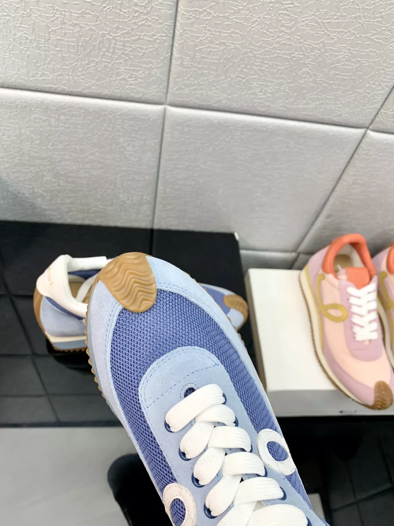 LOEWE Loewe Agam shoes 2021 early spring new casual sports shoes men and women code couple models<br>Material: suede cowhide + parachute waterproof cloth + first layer of cowhide<br>Lining: cowhide + cowhide cushion foot<br>Size: 35-44<br>Full set of packaging, counter the latest high-end flip-flop magnet box