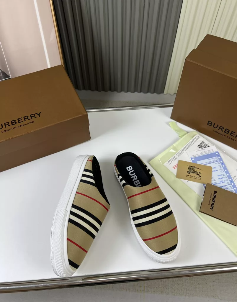 🔥 Burberry. Official website 1:1 couples explosive hot 👩‍❤️‍👨 TB LOGO exclusive label pattern, classic hemp woven shoes, using flexible sheepskin material, TB decorative exclusive logo pattern.<br>Upper: 100% original fabric<br>Lining: 100% sheepskin<br>Sole: 100% rubber / PU<br>SIZE : 35-46 (45.46 non-refundable)