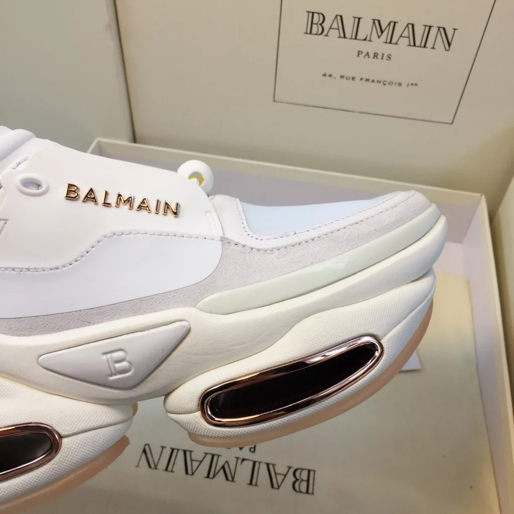 The original version of the development, welcome to compare the quality of<br>Balmain old man shoes, sock boots, long wear does not deform<br>Size: 34-41<br>Full set of packaging