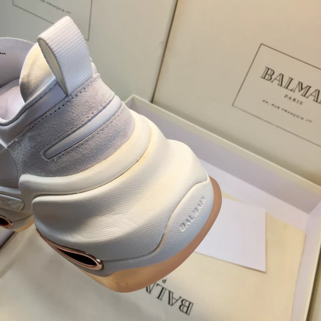 The original version of the development, welcome to compare the quality of<br>Balmain old man shoes, sock boots, long wear does not deform<br>Size: 34-41<br>Full set of packaging