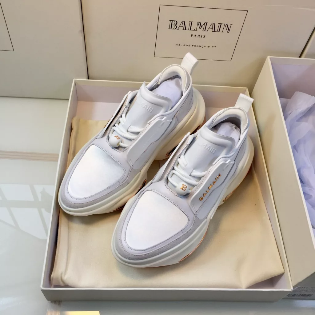 The original version of the development, welcome to compare the quality of<br>Balmain old man shoes, sock boots, long wear does not deform<br>Size: 34-41<br>Full set of packaging