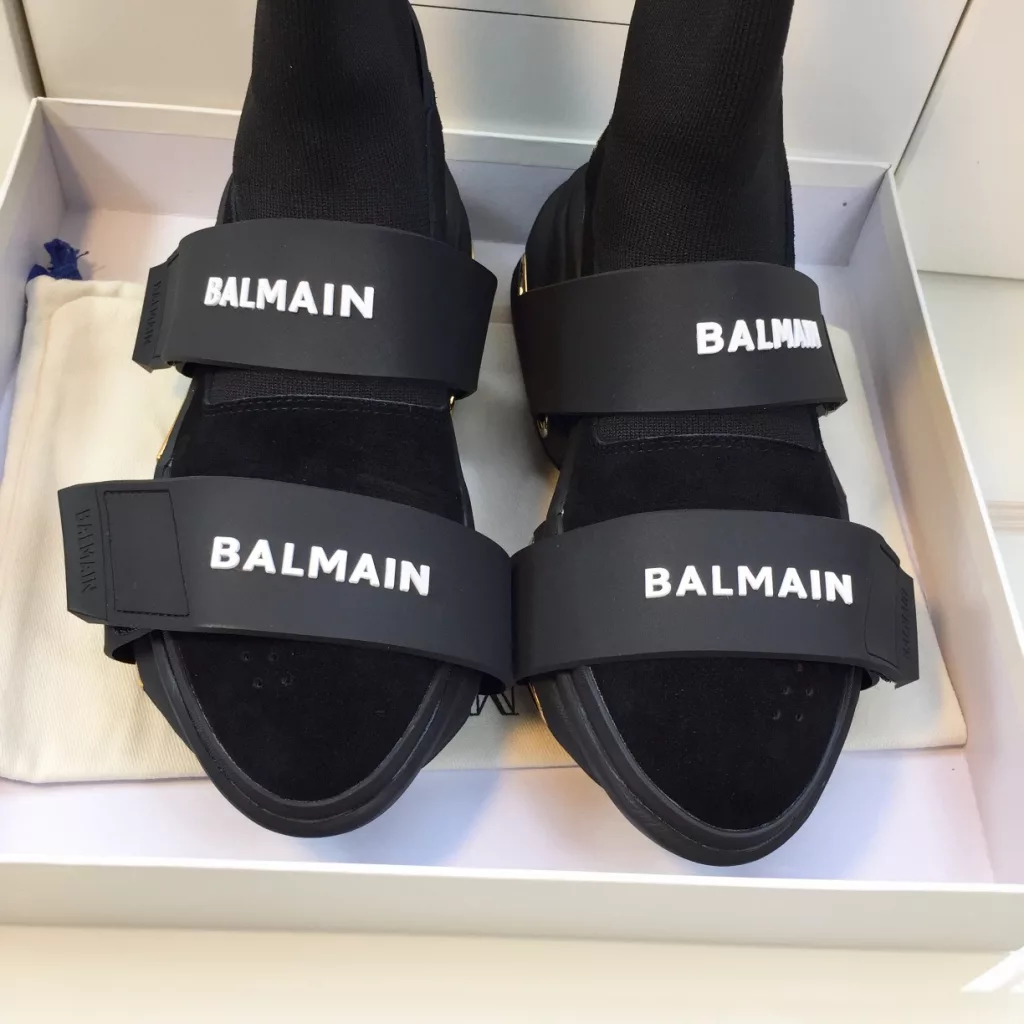 Top version<br>The original version of the development, welcome to compare the quality of<br>Balmain old man shoes, sock boots, long wear does not deform<br>Size: 34-41 39-45<br>Full set of packaging