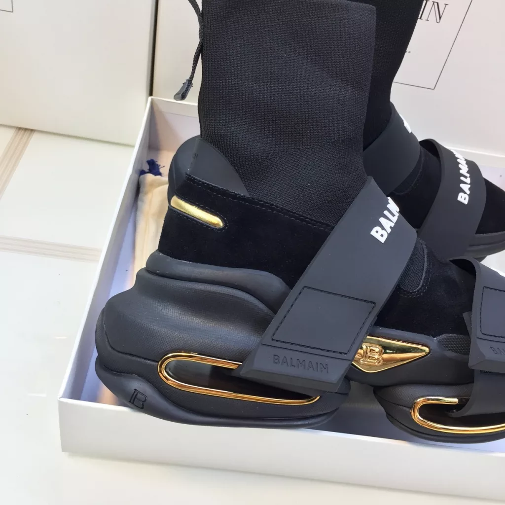 Top version<br>The original version of the development, welcome to compare the quality of<br>Balmain old man shoes, sock boots, long wear does not deform<br>Size: 34-41 39-45<br>Full set of packaging