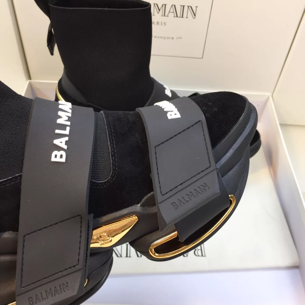 Top version<br>The original version of the development, welcome to compare the quality of<br>Balmain old man shoes, sock boots, long wear does not deform<br>Size: 34-41 39-45<br>Full set of packaging