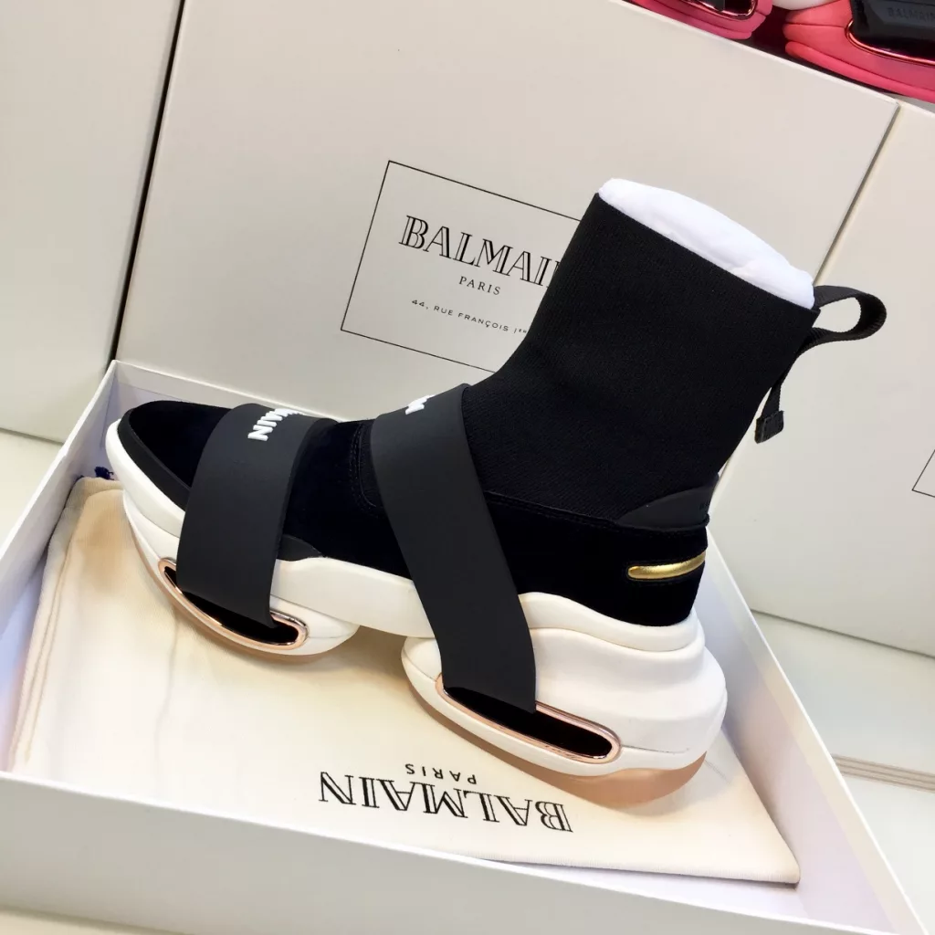 Top version<br>The original version of the development, welcome to compare the quality of<br>Balmain old man shoes, sock boots, long wear does not deform<br>Size: 34-41 39-45<br>Full set of packaging