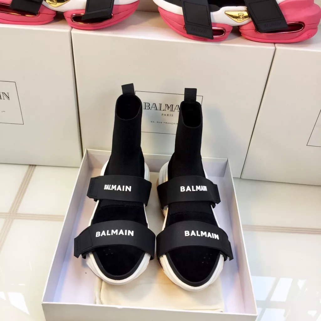 Top version<br>The original version of the development, welcome to compare the quality of<br>Balmain old man shoes, sock boots, long wear does not deform<br>Size: 34-41 39-45<br>Full set of packaging