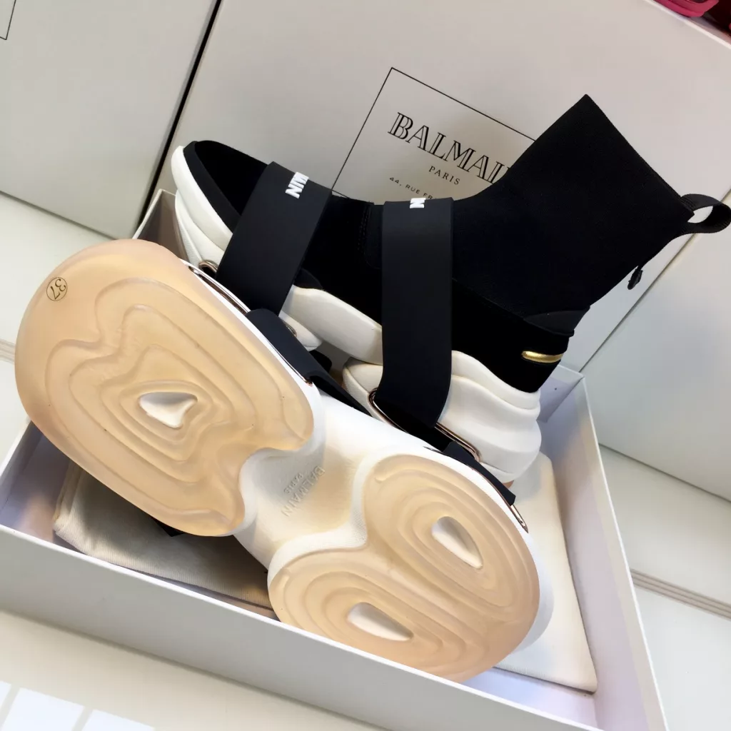 Top version<br>The original version of the development, welcome to compare the quality of<br>Balmain old man shoes, sock boots, long wear does not deform<br>Size: 34-41 39-45<br>Full set of packaging