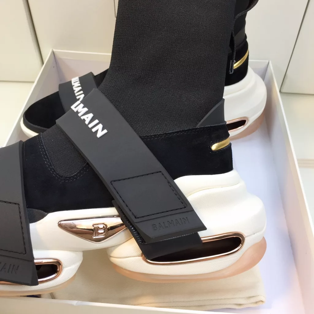 Top version<br>The original version of the development, welcome to compare the quality of<br>Balmain old man shoes, sock boots, long wear does not deform<br>Size: 34-41 39-45<br>Full set of packaging