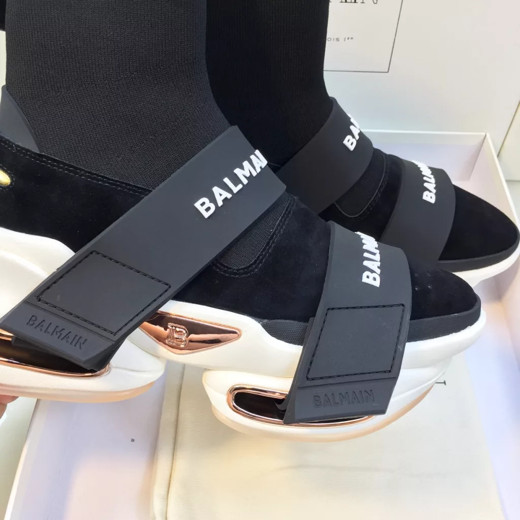 Top version<br>The original version of the development, welcome to compare the quality of<br>Balmain old man shoes, sock boots, long wear does not deform<br>Size: 34-41 39-45<br>Full set of packaging