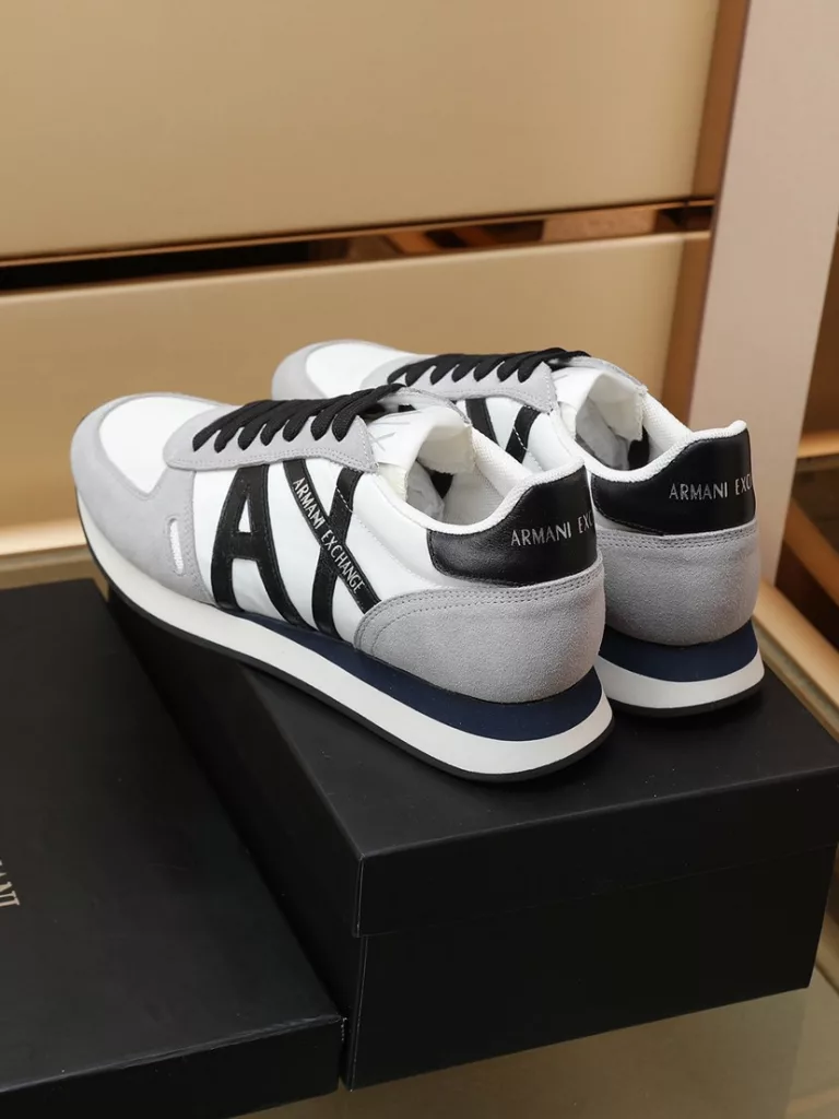 Armani] new men's fashion casual shoes 🇨🇳 original single quality, high-end boutique 💯 exquisite details, using Italian cowhide with breathable mesh ➕ luxury sheepskin cushioned feet 🌶 🌶 rubber wear-resistant non-slip outsole, comfortable to wear 🎋 craft refined, fine workmanship, worth having 🍉 color: three colors available Yardage: 38-44