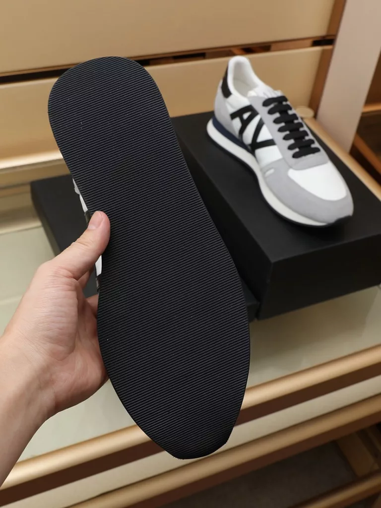 Armani] new men's fashion casual shoes 🇨🇳 original single quality, high-end boutique 💯 exquisite details, using Italian cowhide with breathable mesh ➕ luxury sheepskin cushioned feet 🌶 🌶 rubber wear-resistant non-slip outsole, comfortable to wear 🎋 craft refined, fine workmanship, worth having 🍉 color: three colors available Yardage: 38-44