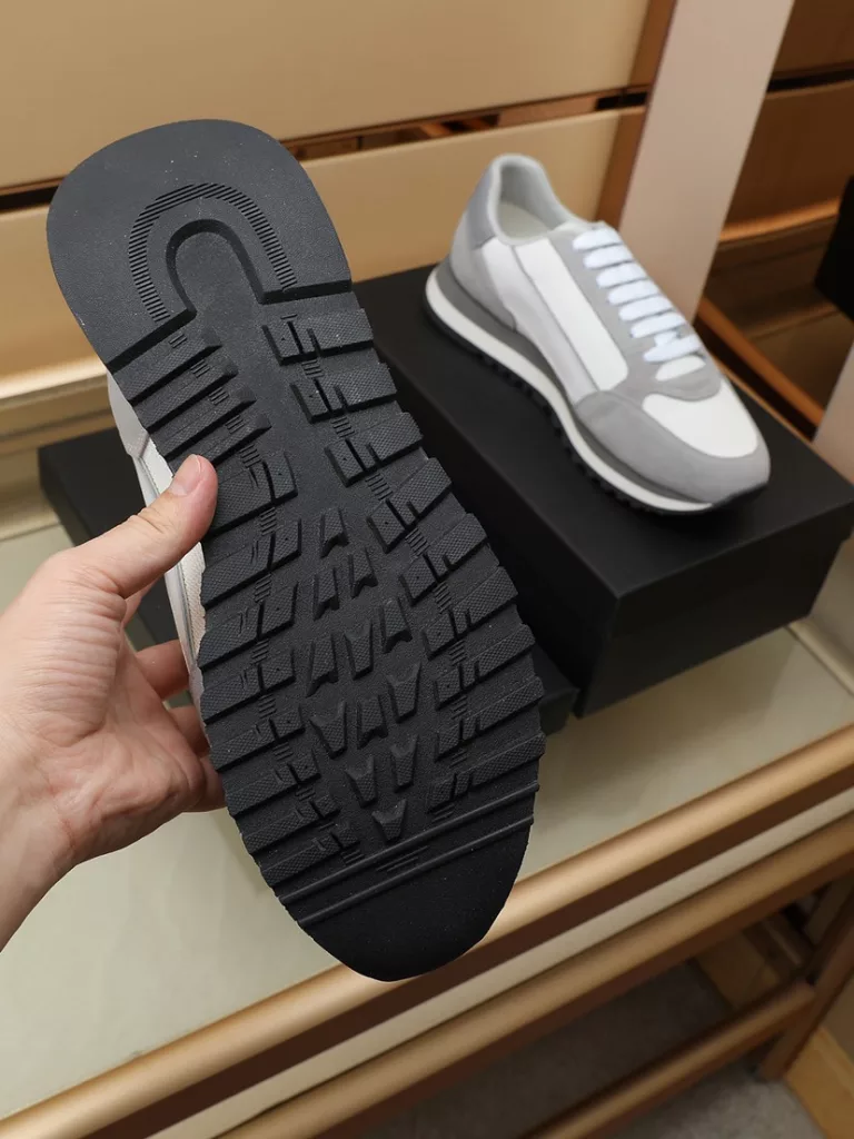 Armani] new men's fashion casual shoes 🇨🇳 original single quality, high-end boutique 💯 details exquisite exquisite, using Italian cowhide with breathable mesh ➕ luxury sheepskin cushion foot 🌶 🌶 rubber wear-resistant non-slip outsole, comfortable to wear 🎋 craft refined, fine workmanship, worth having 🍉 yardage: 38-44