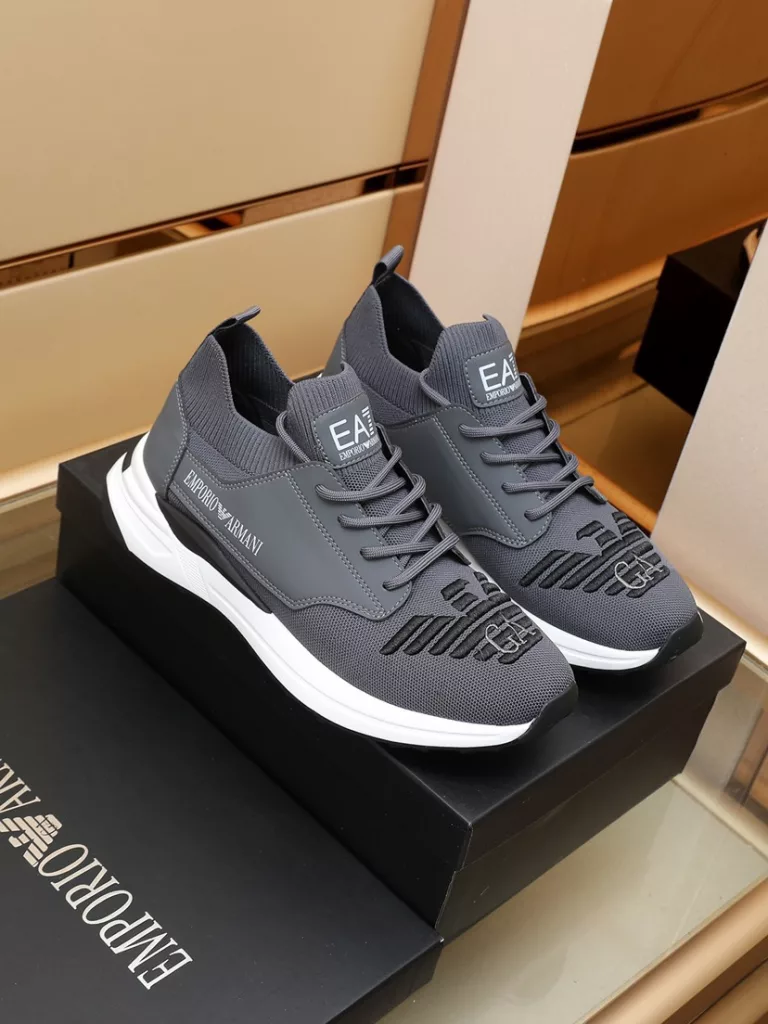 Armani] new men's fashion casual shoes 🇨🇳 original single quality 💯 exquisite details, using imported breathable cloth ➕ luxury sheepskin cushion foot 🌶 🌶 rubber wear-resistant non-slip outsole, comfortable to wear 🎋 craft refined, fine workmanship , worth having 🍉Color: three colors available Yardage: 38-44