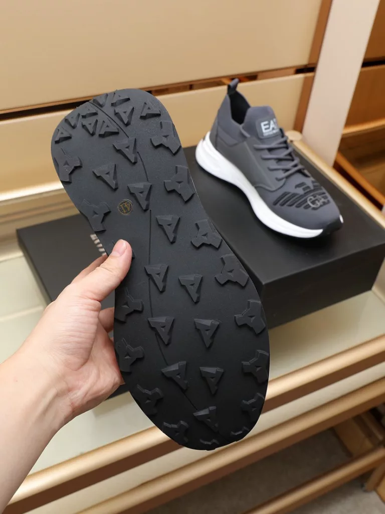 Armani] new men's fashion casual shoes 🇨🇳 original single quality 💯 exquisite details, using imported breathable cloth ➕ luxury sheepskin cushion foot 🌶 🌶 rubber wear-resistant non-slip outsole, comfortable to wear 🎋 craft refined, fine workmanship , worth having 🍉Color: three colors available Yardage: 38-44