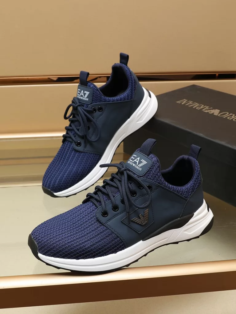 [Armani] new men's fashion casual shoes 🇨🇳 original single quality 💯 exquisite and elaborate details, using Italian imported breathable cloth ➕ luxury sheepskin cushion foot 🌶 🌶 rubber wear-resistant non-slip outsole, comfortable to wear 🎋 craft exquisite Fine workmanship, worth having 🍉Color: two colors available Yardage: 38-44