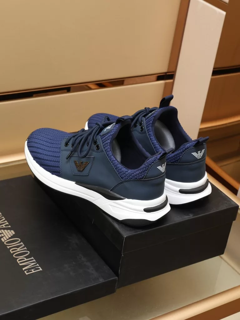 [Armani] new men's fashion casual shoes 🇨🇳 original single quality 💯 exquisite and elaborate details, using Italian imported breathable cloth ➕ luxury sheepskin cushion foot 🌶 🌶 rubber wear-resistant non-slip outsole, comfortable to wear 🎋 craft exquisite Fine workmanship, worth having 🍉Color: two colors available Yardage: 38-44