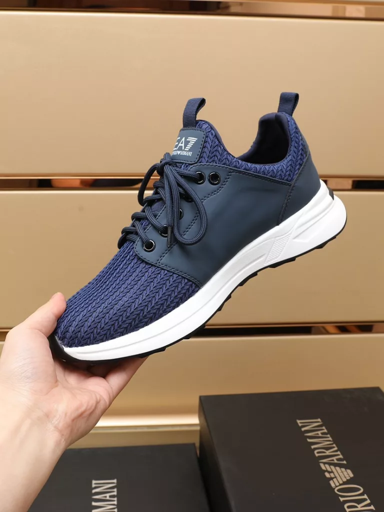 [Armani] new men's fashion casual shoes 🇨🇳 original single quality 💯 exquisite and elaborate details, using Italian imported breathable cloth ➕ luxury sheepskin cushion foot 🌶 🌶 rubber wear-resistant non-slip outsole, comfortable to wear 🎋 craft exquisite Fine workmanship, worth having 🍉Color: two colors available Yardage: 38-44