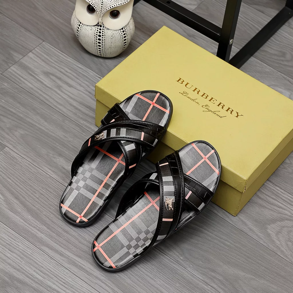 Trade mark: BURBERRY 「BURBERRY」 slippers<br>Regular size code: 38-44<br>Commodity material: selected original material, original outsole