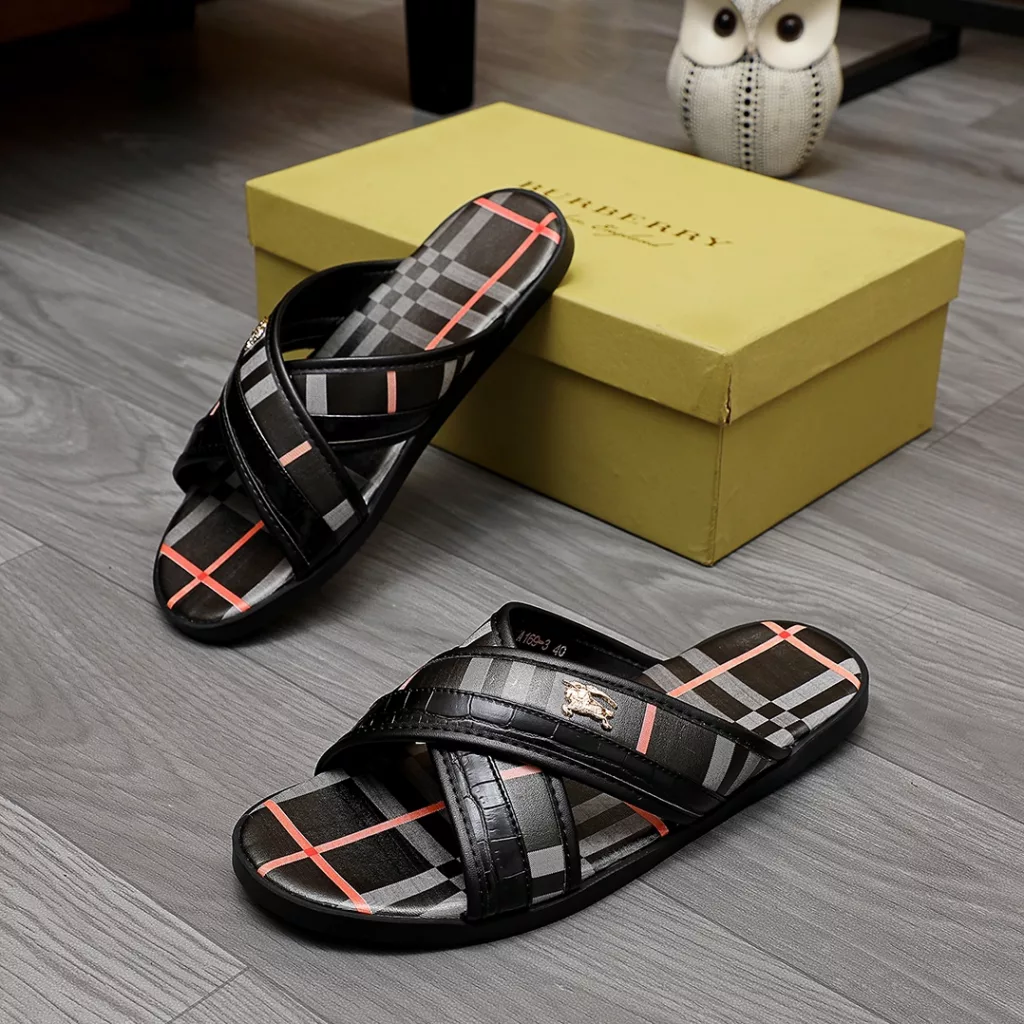 Trade mark: BURBERRY 「BURBERRY」 slippers<br>Regular size code: 38-44<br>Commodity material: selected original material, original outsole