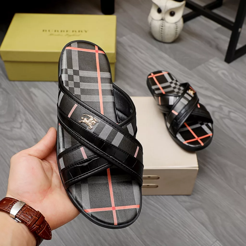 Trade mark: BURBERRY 「BURBERRY」 slippers<br>Regular size code: 38-44<br>Commodity material: selected original material, original outsole