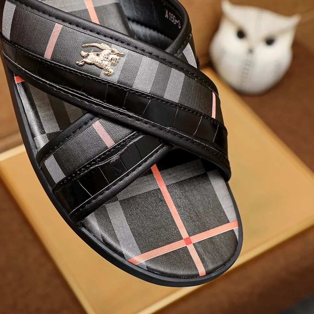 Trade mark: BURBERRY 「BURBERRY」 slippers<br>Regular size code: 38-44<br>Commodity material: selected original material, original outsole