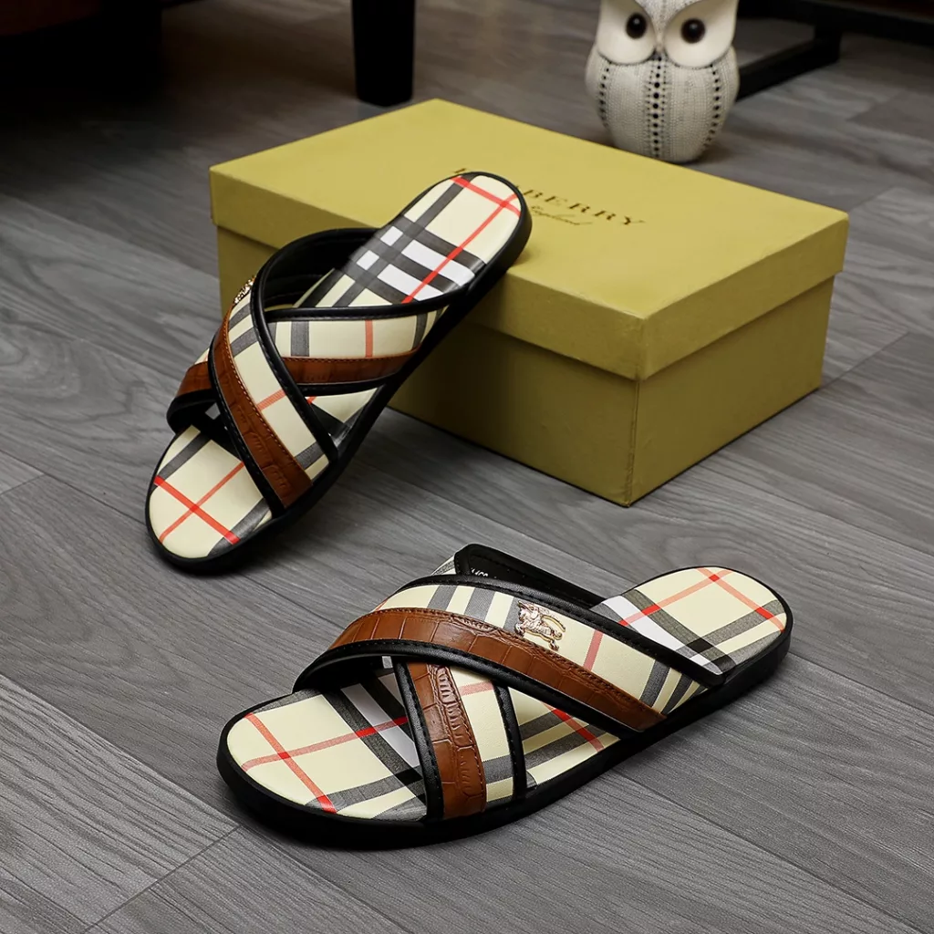 Trade mark: BURBERRY 「BURBERRY」 slippers<br>Regular size code: 38-44<br>Commodity material: selected original material, original outsole