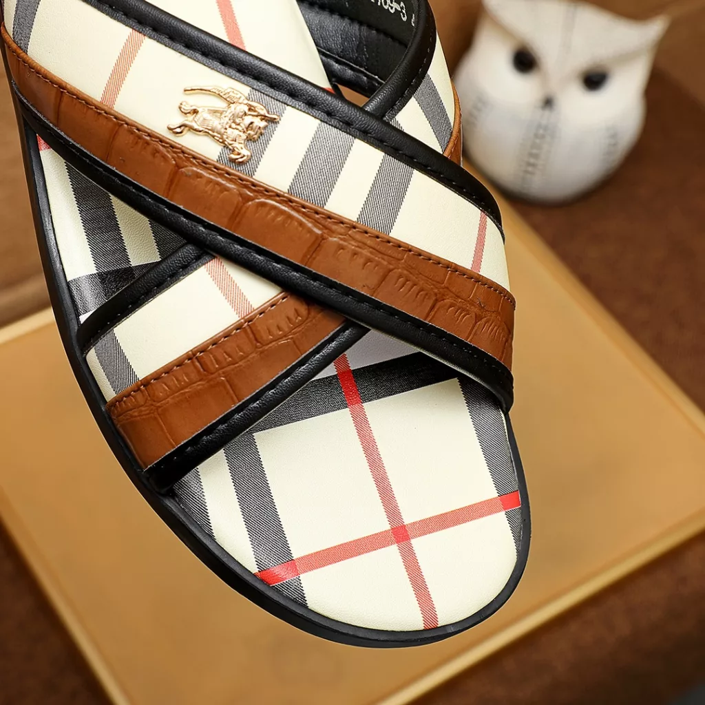 Trade mark: BURBERRY 「BURBERRY」 slippers<br>Regular size code: 38-44<br>Commodity material: selected original material, original outsole