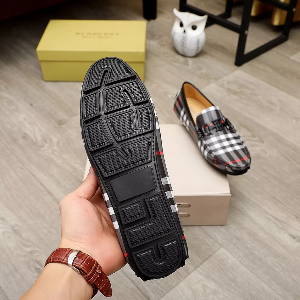 Burberry genuine original top quality high-end beans shoes 🇨🇳 superb craftsmanship, this fabric using printed cowhide 💯 head 🐷 leather lining , suitable for drivers driving trip 🌴 original non-slip wear-resistant rubber outsole, versatile style, worth having 🍓 2 colors available! Yardage 38-45 ……