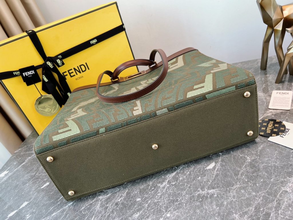 𝐅𝐄𝐍𝐃𝐈𝐥𝐨𝐠𝐨 Toto package 👜