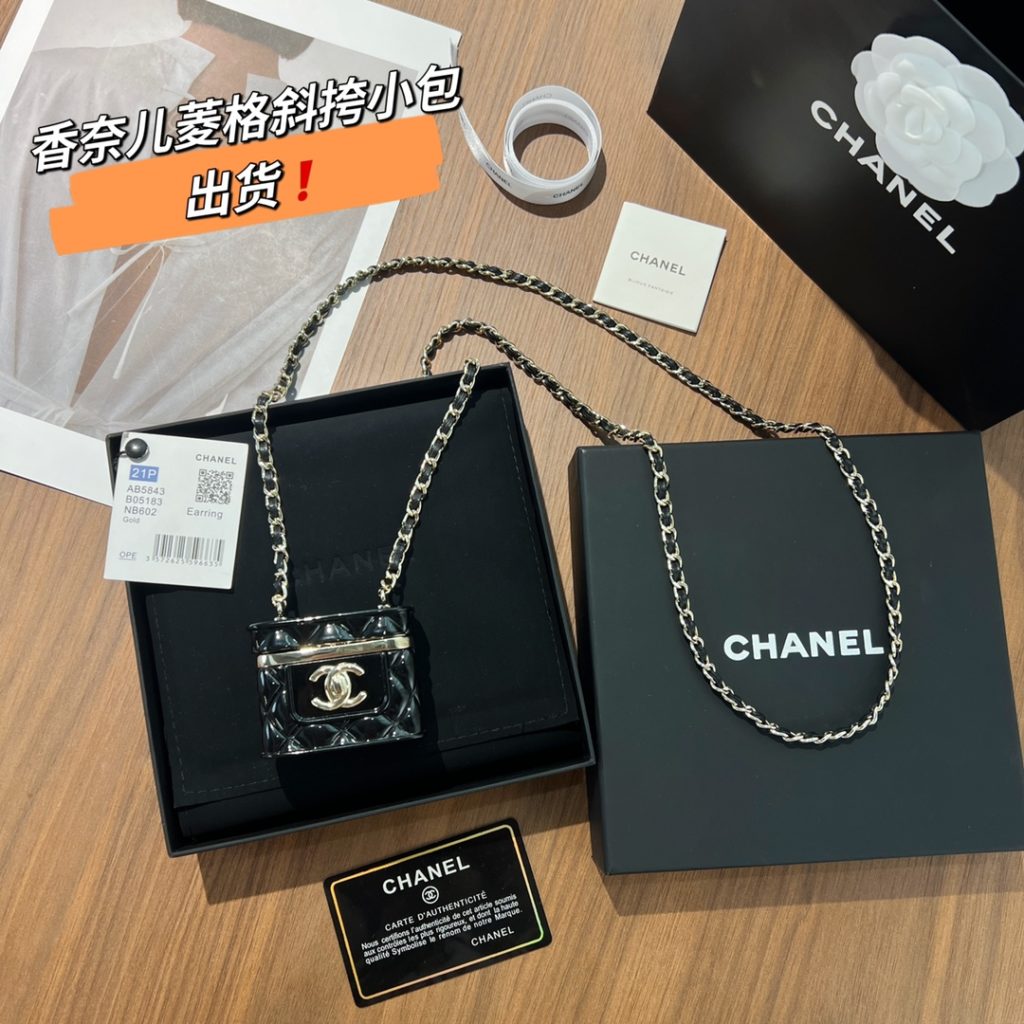 ❗ : New products ❗ : New ☑️ CHANEL Chanel double-c rhombus cross-body small bag chain necklace [gift box] full set of CHANEL original packaging [process] original single level manual engraving complete [material] high-quality brass material