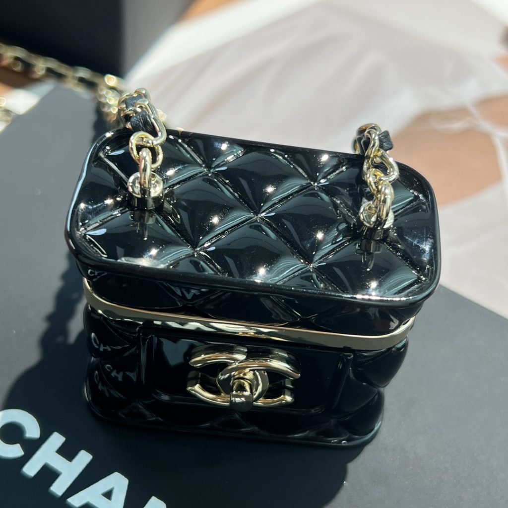 ❗ : New products ❗ : New ☑️ CHANEL Chanel double-c rhombus cross-body small bag chain necklace [gift box] full set of CHANEL original packaging [process] original single level manual engraving complete [material] high-quality brass material