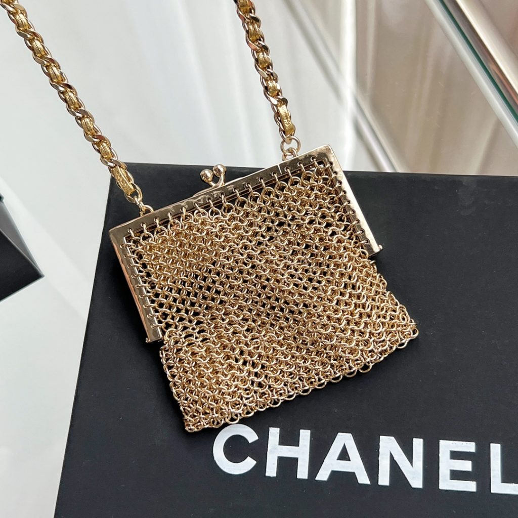 ❗ : New products ❗ : New ☑️ CHANEL Chanel double-c rhombus cross-body small bag chain necklace [gift box] full set of CHANEL original packaging [process] original single level manual engraving complete [material] high-quality brass material