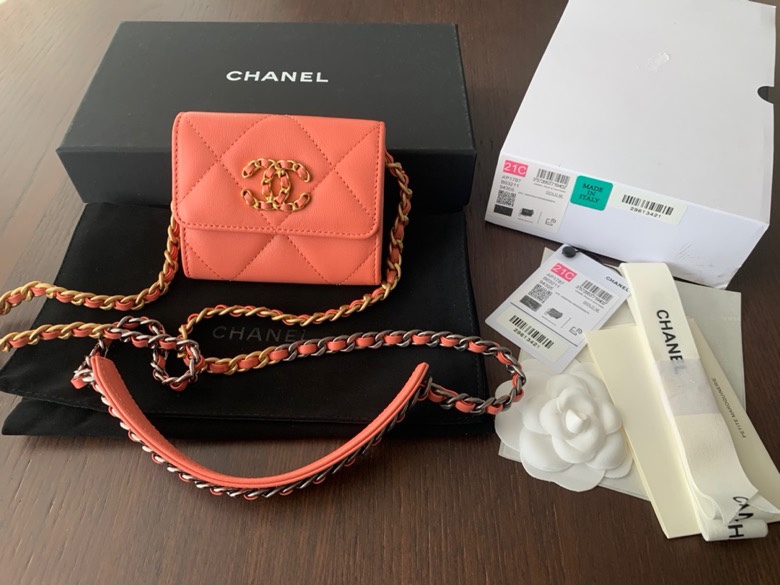 OHANEL 2021 new product 19bag series change bag goat skin retro old hardware size: 8.5cmx12cmx2.5cm model: AP1787