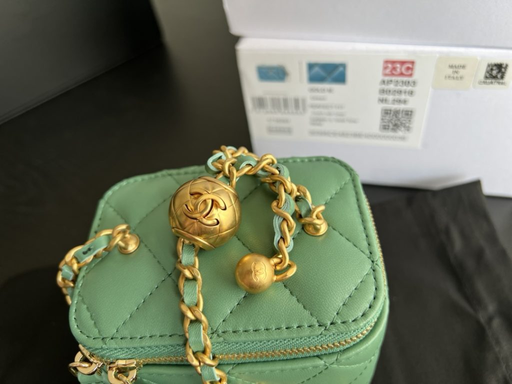 original leather 23C (new color) walnut golden ball small box lamb leather can not fit mobile phone Oh, small spring and summer essential size: 8.5cmx11cmx7cm Model: AP1447