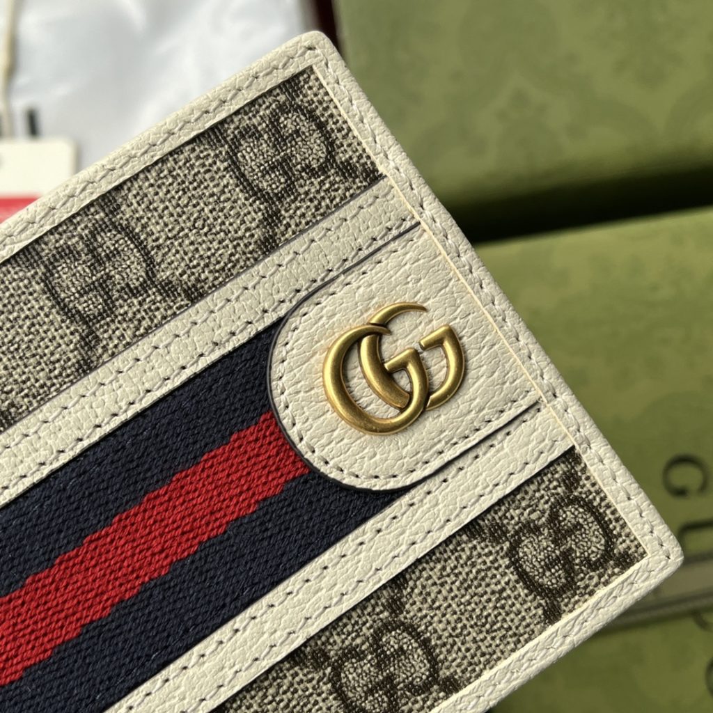 📣📣📣 [Configure Sanya duty-free shop packaging] G ☺ : Model No.: 597606 brown PVC white paper. New in early spring 2020 🎉 Double fold wallet 😘 It adopts GG Supreme high-grade artificial canvas, with iconic patterns and striped webbing, and is the top hardware in overseas 😍 Refined! Size: W12xH9.5xD1.5cm. Spot shipment.